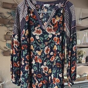 🔥🔥 2 For $5 Clearance JODIFL Oversized Multicolor Floral Top. Size SMALL🔥🔥